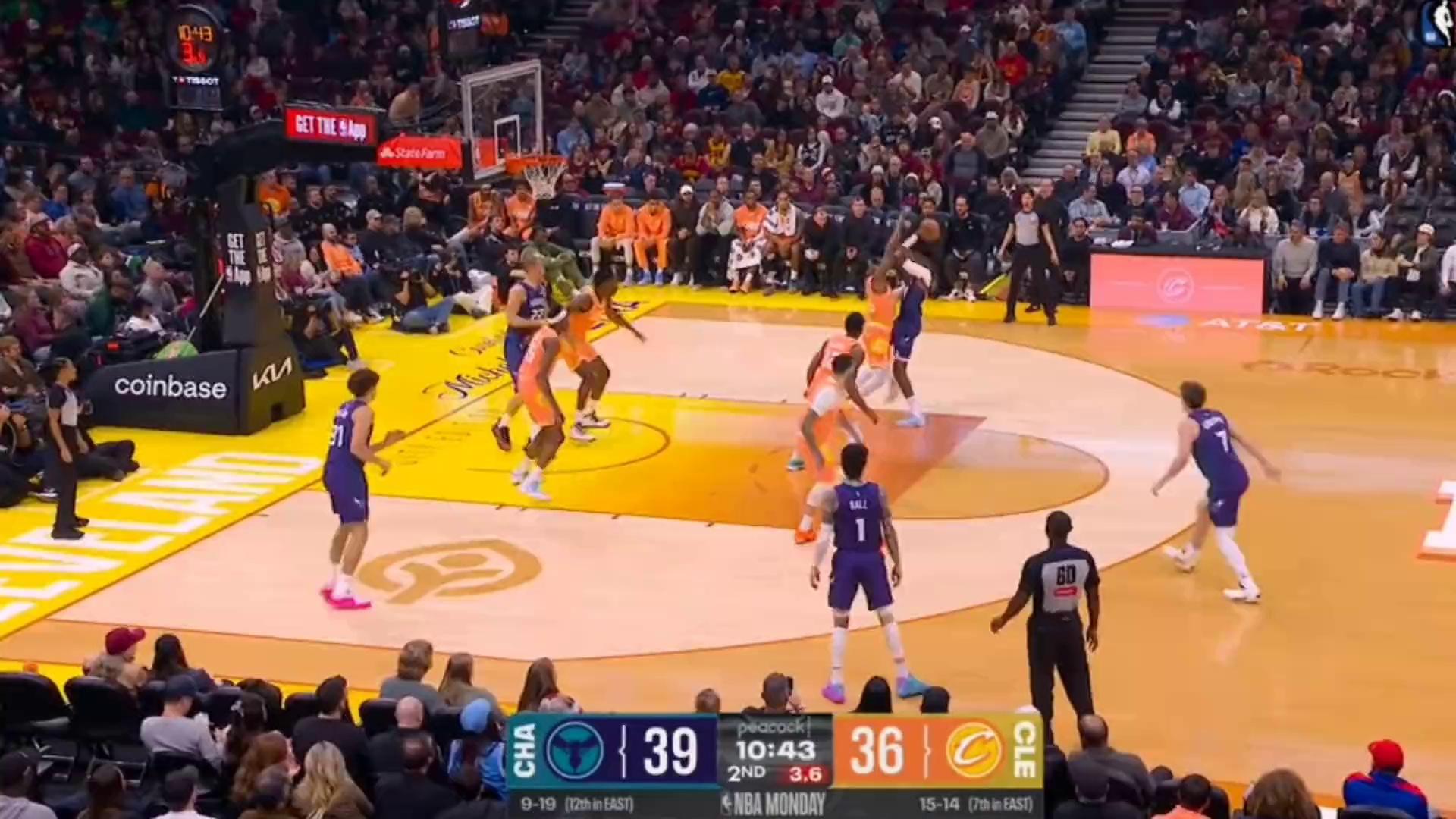 欧冠赛程吃紧，夏洛特黄蜂转会期扳平良机，震撼外界，细节决定成败的简单介绍