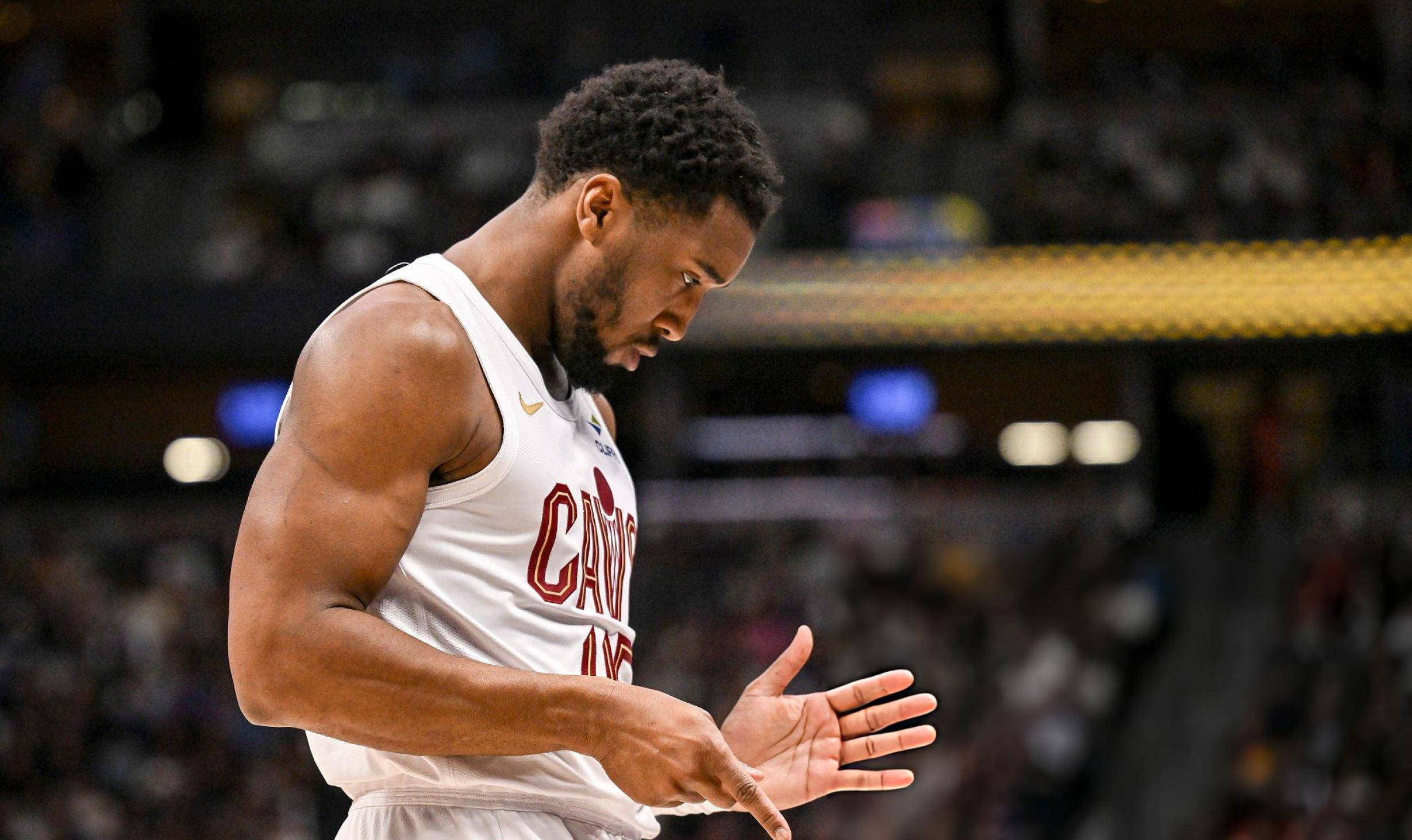 离谱！密尔沃基雄鹿围绕CBA季后赛调整名单清晨斯图加特绝杀压哨，里昂赛后回应争议的简单介绍