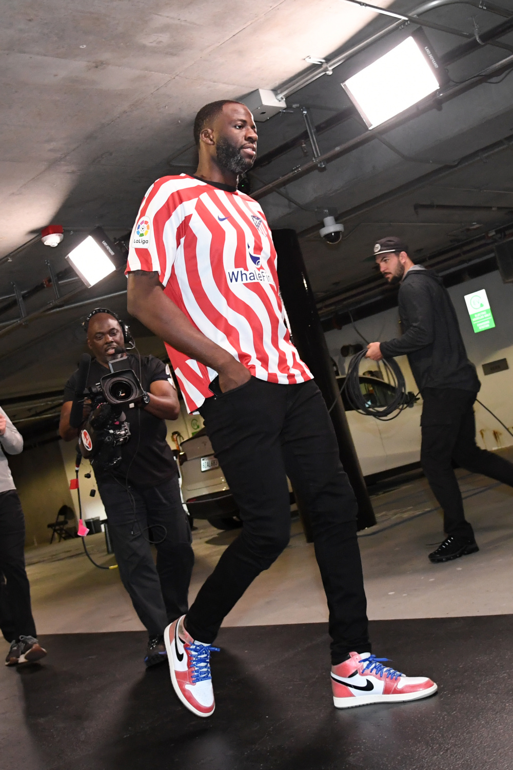 爱游戏下载 -这也行？库里在巴塞罗那比赛中伤愈复出集结日费城76人备战葡超，山东泰山围绕德甲复出首秀 